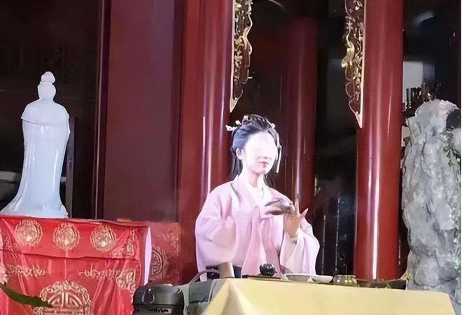 被捕：精通“胡媚术”九名男徒弟揭露其罪行long8唯一中国网站安徽美女道士胡千慧(图21)